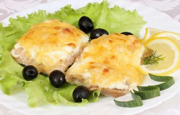 Baked fish with cheese will be a tasty and healthy dish in the Mediterranean diet menu.